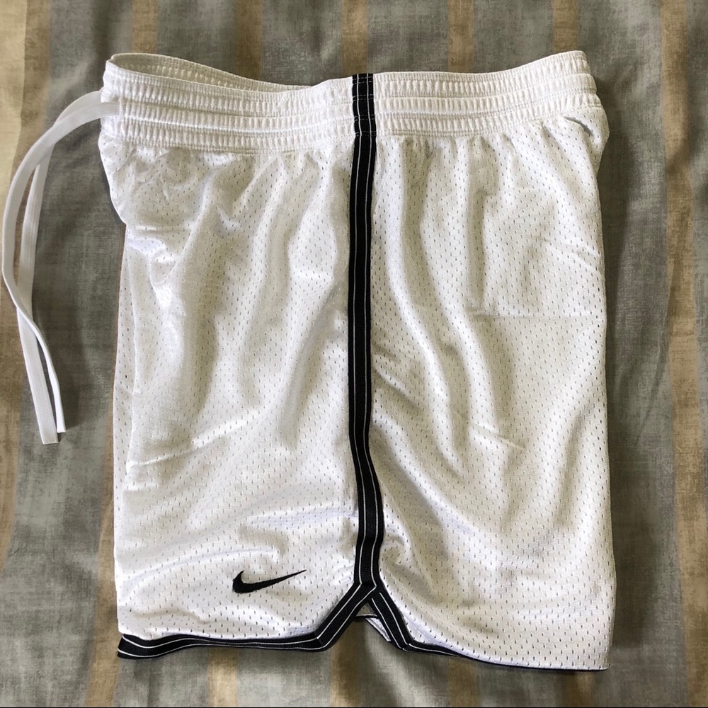 Nike Women’s Mesh Shorts White Size M